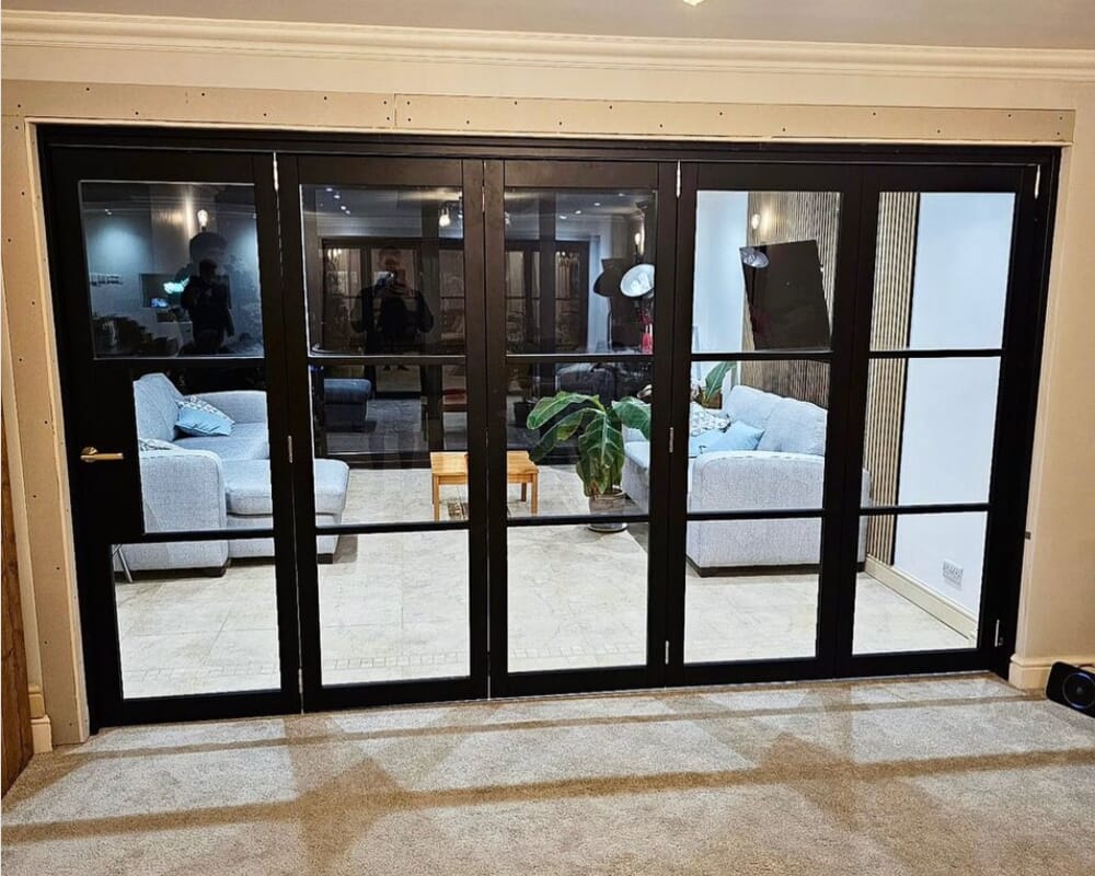 Black Heritage 4 Door Roomfold Grande (2 + 2 x 686mm Doors)